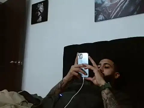 Hendry  online show from 12-25-24, 02:46