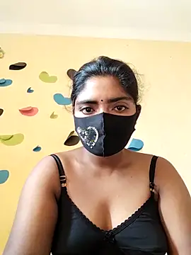 Snapshot of Lina-Rose chatting on 02-28-25, 09:04 Lina-Rose online show from 02-28-25, 09:04