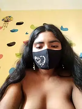 Snapshot of Lina-Rose chatting on 03-05-25, 03:40 Lina-Rose online show from 03-05-25, 03:40