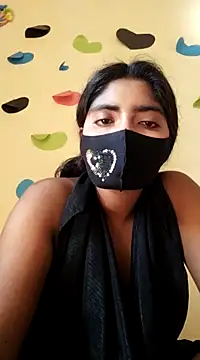 Snapshot of Lina-Rose chatting on 03-07-25, 04:24 Lina-Rose online show from 03-07-25, 04:24