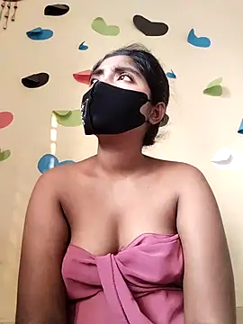 Snapshot of Lina-Rose chatting on 03-10-25, 01:45 Lina-Rose online show from 03-10-25, 01:45