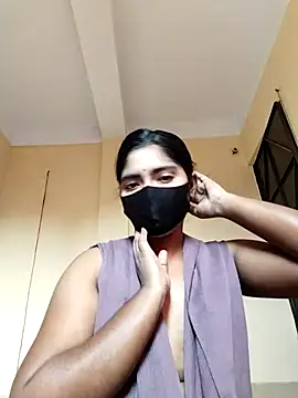 Snapshot of Lina-Rose chatting on 10-16-25, 03:07 Lina-Rose online show from 10-16-25, 03:07