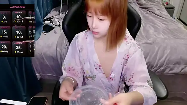 Angelababy001 online show from 01-18-25, 08:09