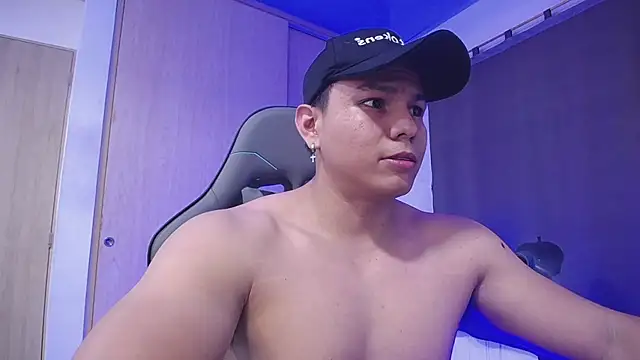 Snapshot of RoyConstance chatting on 03-10-25, 11:49 RoyConstance online show from 03-10-25, 11:49