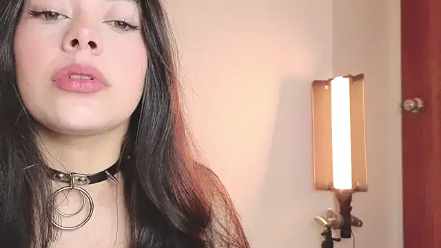 Snapshot of Soffimoon_ chatting on 02-28-25, 06:43 Soffimoon online show from 02-28-25, 06:43