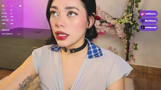 Snapshot of Soffimoon_ chatting on 10-11-25, 02:33 Soffimoon online show from 10-11-25, 02:33