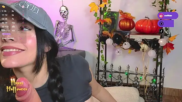 Snapshot of Soffimoon_ chatting on 11-08-25, 01:39 Soffimoon online show from 11-08-25, 01:39