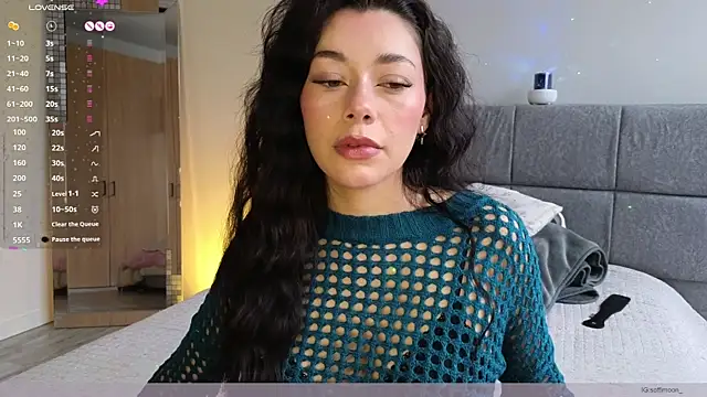 Snapshot of Soffimoon_ chatting on 03-31-26, 08:42 Soffimoon online show from 03-31-26, 08:42
