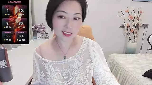 Crystal Wings online show from 09-13-25, 01:05