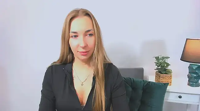 Snapshot of AriaDesire chatting on 03-08-25, 07:16 AriaDesire online show from 03-08-25, 07:16