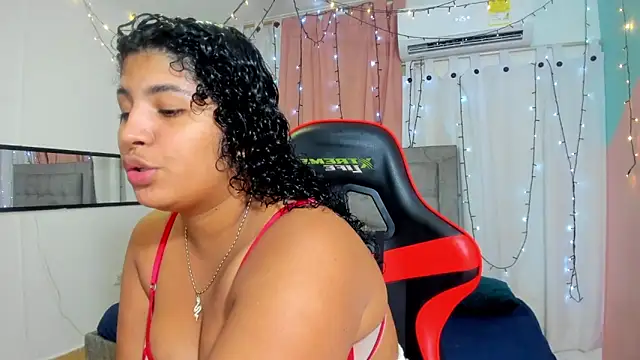 valentina 0  online show from 02-06-25, 03:37