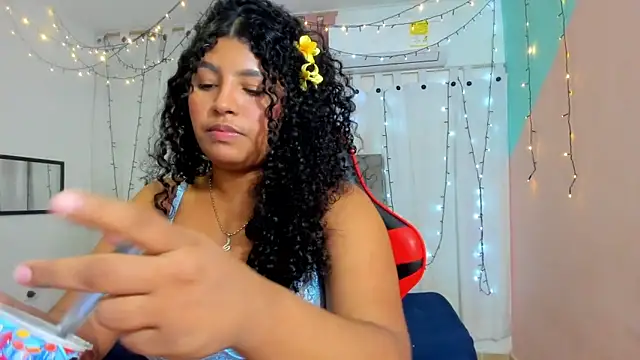 valentina 0  online show from 02-08-25, 09:35