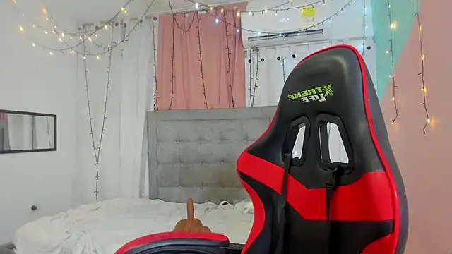 valentina 0  online show from 03-02-25, 11:39