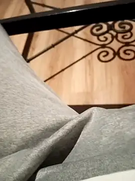 Snapshot of pana1978loco chatting on 11-22-25, 05:28 pana1978loco online show from 11-22-25, 05:28