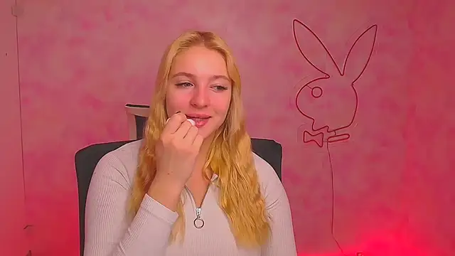 Snapshot of Milka_kiss_ chatting on 12-08-24, 06:54 Milka kiss  online show from 12-08-24, 06:54
