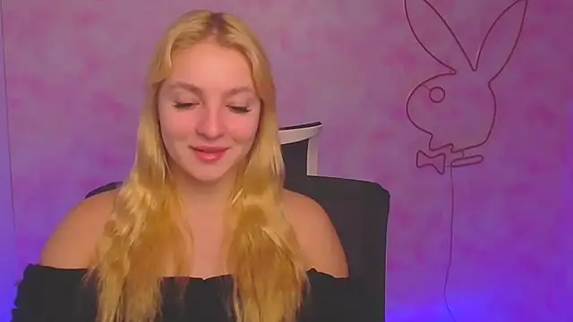 Snapshot of Milka_kiss_ chatting on 12-12-24, 06:47 Milka kiss  online show from 12-12-24, 06:47