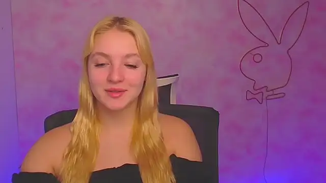 Snapshot of Milka_kiss_ chatting on 12-12-24, 09:51 Milka kiss  online show from 12-12-24, 09:51