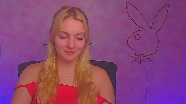 Snapshot of Milka_kiss_ chatting on 12-15-24, 10:07 Milka kiss  online show from 12-15-24, 10:07