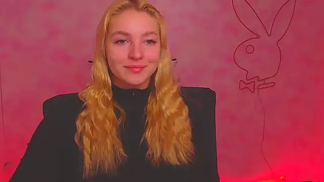 Snapshot of Milka_kiss_ chatting on 12-17-24, 06:56 Milka kiss  online show from 12-17-24, 06:56