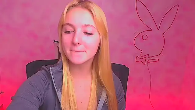 Snapshot of Milka_kiss_ chatting on 12-19-24, 12:23 Milka kiss  online show from 12-19-24, 12:23