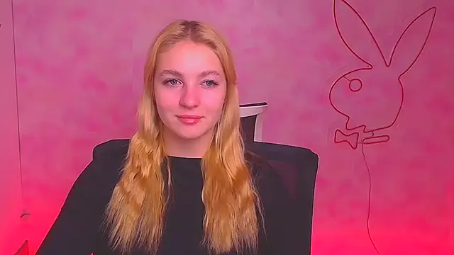 Snapshot of Milka_kiss_ chatting on 12-20-24, 07:12 Milka kiss  online show from 12-20-24, 07:12