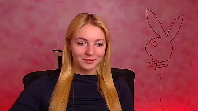 Snapshot of Milka_kiss_ chatting on 12-22-24, 07:00 Milka kiss  online show from 12-22-24, 07:00