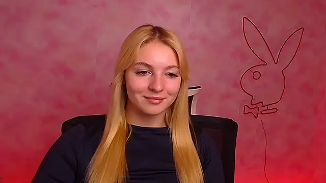 Snapshot of Milka_kiss_ chatting on 12-22-24, 10:06 Milka kiss  online show from 12-22-24, 10:06