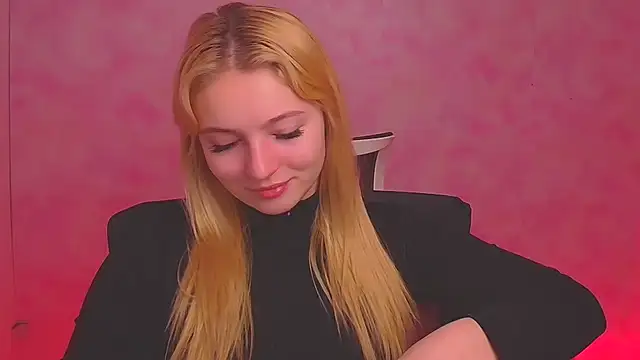 Snapshot of Milka_kiss_ chatting on 12-28-24, 07:11 Milka kiss  online show from 12-28-24, 07:11