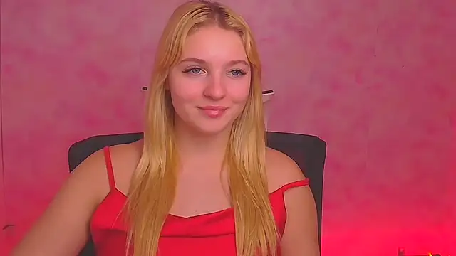 Snapshot of Milka_kiss_ chatting on 12-28-24, 10:14 Milka kiss  online show from 12-28-24, 10:14