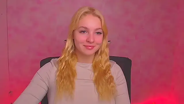 Snapshot of Milka_kiss_ chatting on 01-03-25, 06:44 Milka kiss  online show from 01-03-25, 06:44