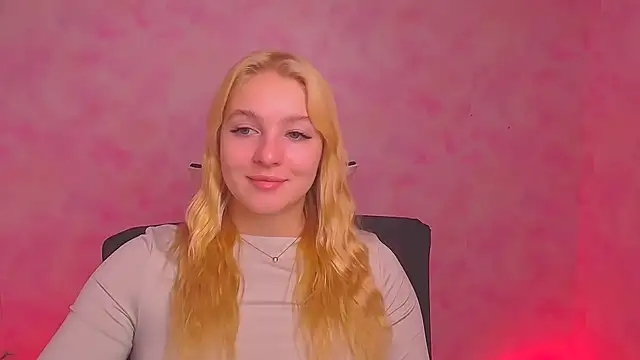 Snapshot of Milka_kiss_ chatting on 01-03-25, 11:03 Milka kiss  online show from 01-03-25, 11:03