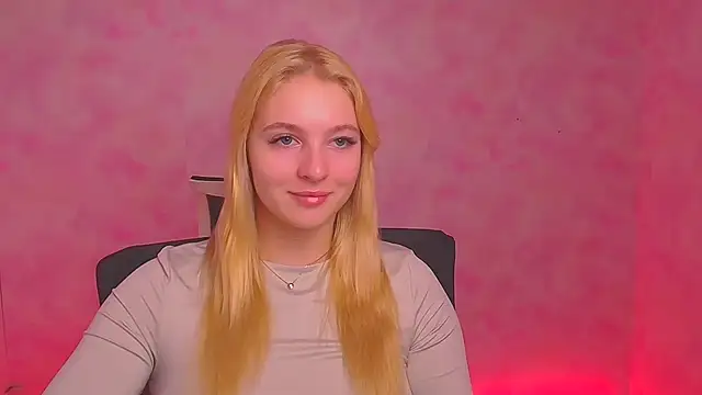 Snapshot of Milka_kiss_ chatting on 01-04-25, 12:27 Milka kiss  online show from 01-04-25, 12:27