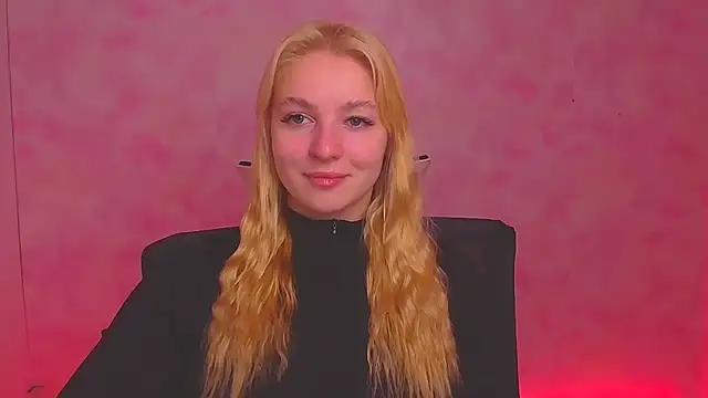 Snapshot of Milka_kiss_ chatting on 01-05-25, 06:56 Milka kiss  online show from 01-05-25, 06:56