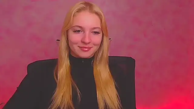 Snapshot of Milka_kiss_ chatting on 01-06-25, 06:58 Milka kiss  online show from 01-06-25, 06:58