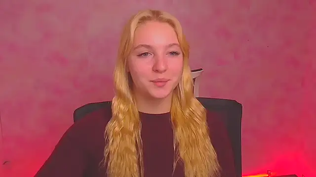 Snapshot of Milka_kiss_ chatting on 01-10-25, 10:39 Milka kiss  online show from 01-10-25, 10:39