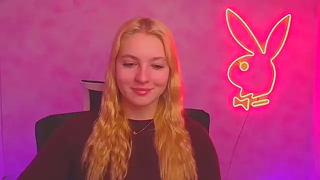 Snapshot of Milka_kiss_ chatting on 01-14-25, 06:56 Milka kiss  online show from 01-14-25, 06:56