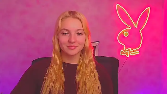 Snapshot of Milka_kiss_ chatting on 01-14-25, 10:27 Milka kiss  online show from 01-14-25, 10:27