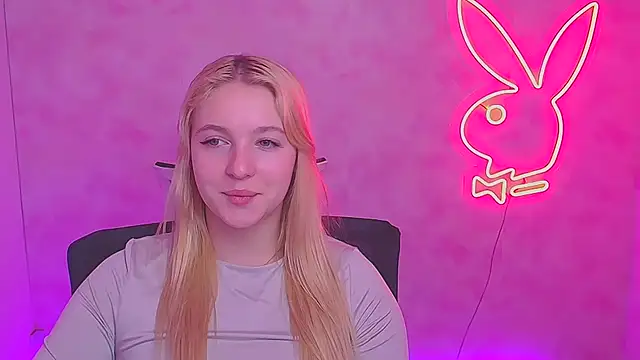 Snapshot of Milka_kiss_ chatting on 02-02-25, 09:51 Milka kiss  online show from 02-02-25, 09:51