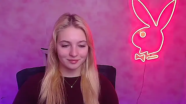 Snapshot of Milka_kiss_ chatting on 02-06-25, 10:04 Milka kiss  online show from 02-06-25, 10:04