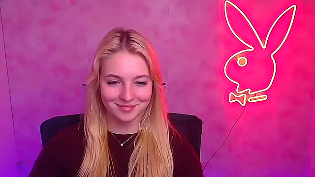 Snapshot of Milka_kiss_ chatting on 02-06-25, 01:43 Milka kiss  online show from 02-06-25, 01:43