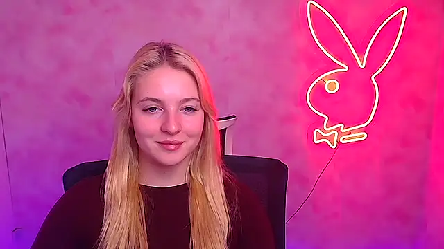 Snapshot of Milka_kiss_ chatting on 02-06-25, 04:47 Milka kiss  online show from 02-06-25, 04:47
