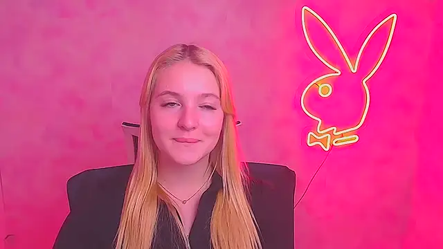 Snapshot of Milka_kiss_ chatting on 02-09-25, 01:46 Milka kiss  online show from 02-09-25, 01:46