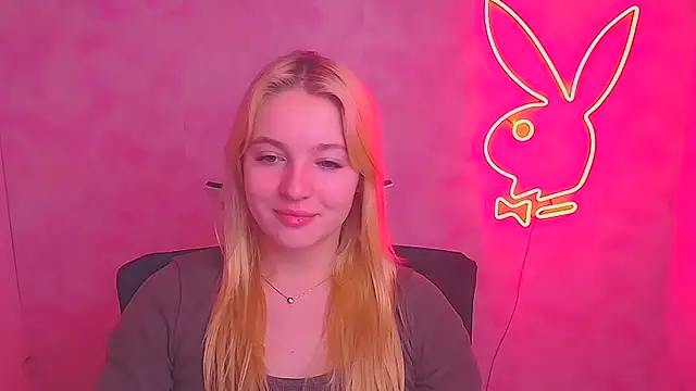 Snapshot of Milka_kiss_ chatting on 02-11-25, 07:12 Milka kiss  online show from 02-11-25, 07:12