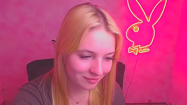 Snapshot of Milka_kiss_ chatting on 02-11-25, 10:37 Milka kiss  online show from 02-11-25, 10:37