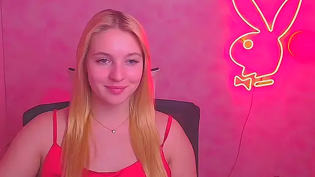 Snapshot of Milka_kiss_ chatting on 02-17-25, 03:42 Milka kiss  online show from 02-17-25, 03:42