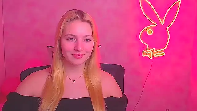 Snapshot of Milka_kiss_ chatting on 02-23-25, 06:39 Milka kiss  online show from 02-23-25, 06:39