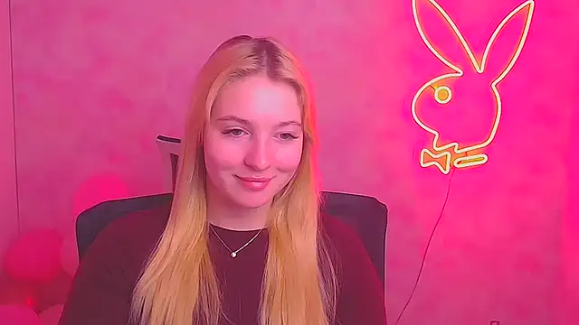 Snapshot of Milka_kiss_ chatting on 02-24-25, 12:37 Milka kiss  online show from 02-24-25, 12:37
