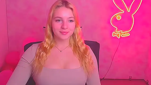 Snapshot of Milka_kiss_ chatting on 02-25-25, 07:52 Milka kiss  online show from 02-25-25, 07:52