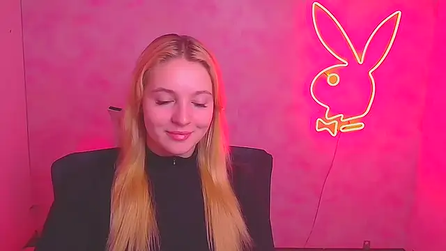 Snapshot of Milka_kiss_ chatting on 02-27-25, 12:23 Milka kiss  online show from 02-27-25, 12:23