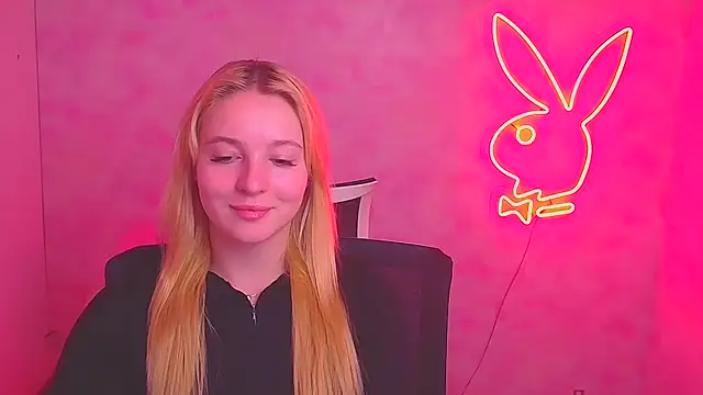 Snapshot of Milka_kiss_ chatting on 02-27-25, 03:37 Milka kiss  online show from 02-27-25, 03:37